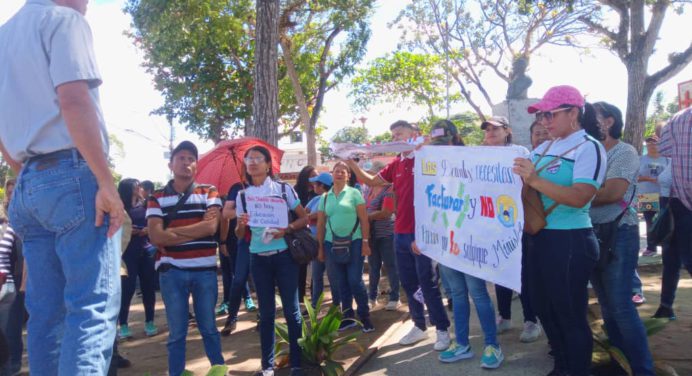 En La Cruz se concentraron los docentes por un sueldo y educación digna