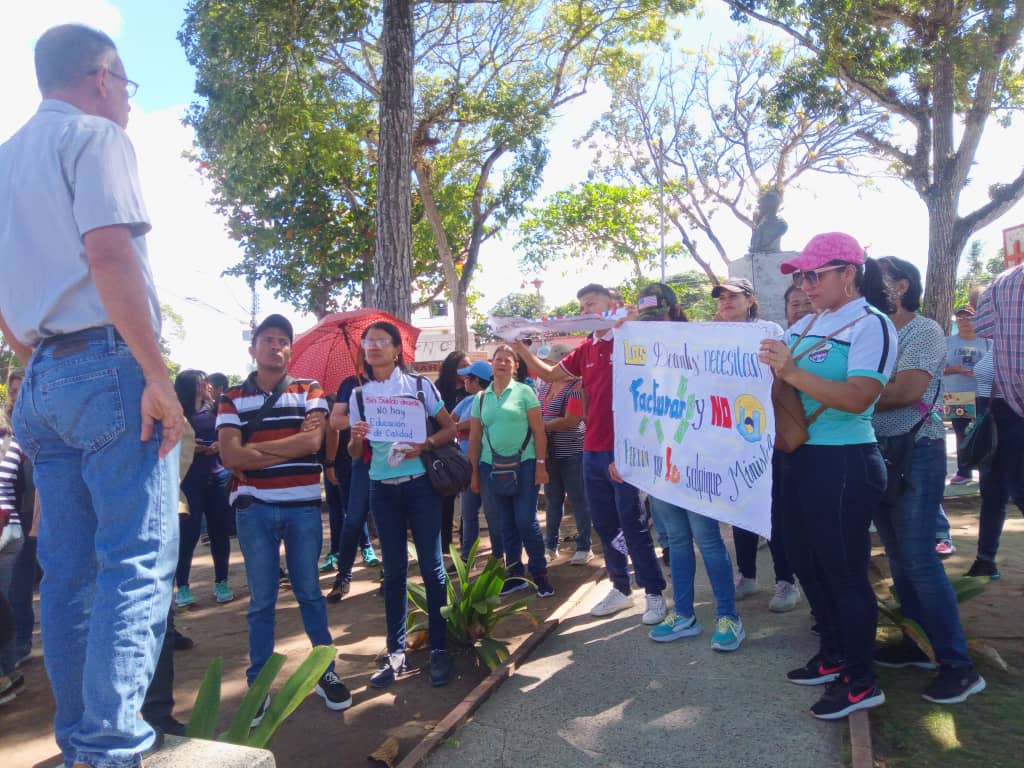 En La Cruz se concentraron los docentes por un sueldo y educación digna
