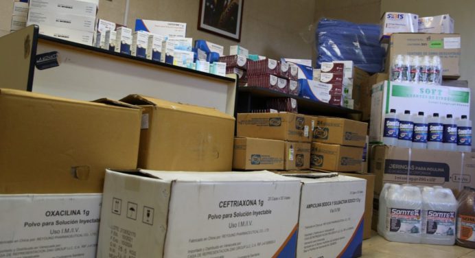 Ernesto Luna dota con insumos médicos a centros de salud en Maturín