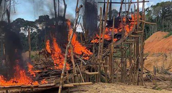 FANB destruye materiales empleados para la minería ilegal en el estado Amazonas
