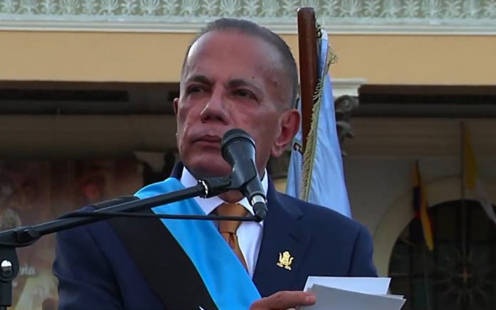 El gobernador del estado Zulia, Manuel Rosales, pidió el fin de las sanciones contra Venezuela