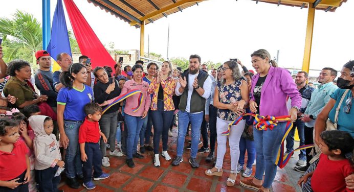 Gobernador Ernesto Luna reinaugura preescolar Héroes de Ayacucho
