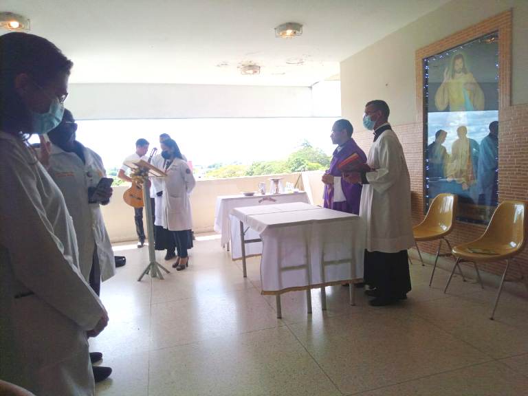iglesia catolica inicia el tiempo de cuaresma con imposicion de cenizas laverdaddemonagas.com whatsapp image 2023 02 22 at 4.15.36 pm 1