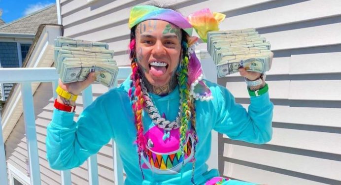 ¡Insólito! Rapero 6ix9ine lanzó ‘lluvia de dólares’ desde balcón de hotel en Cuba y generó polémica