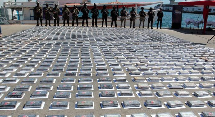 Incautan más de mil panelas de cocaína en el estado Sucre y capturan a 15 tripulantes
