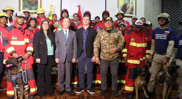 Llegan a Venezuela los 25 bomberos que ayudaron en Siria tras el terremoto