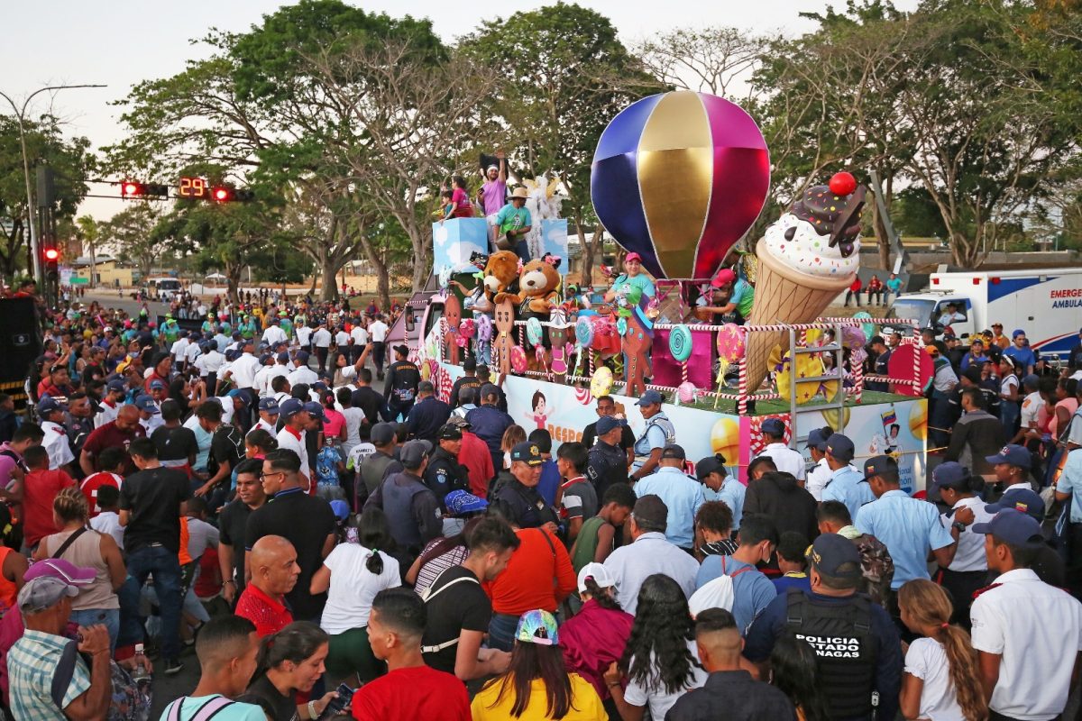 majestuoso desfile educativo dio inicio a los carnavales de maturin 2023 laverdaddemonagas.com carroza1