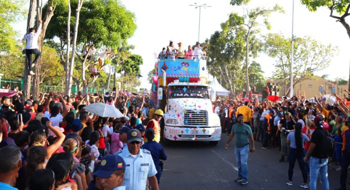 Maturín revivió la algarabía del Carnaval en la avenida Raúl Leoni