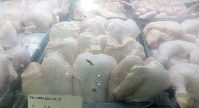 Pechuga y alas de pollo se encuentran por las nubes