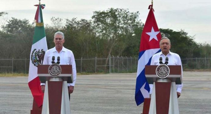 México y Cuba revisarán programa de médicos cubanos