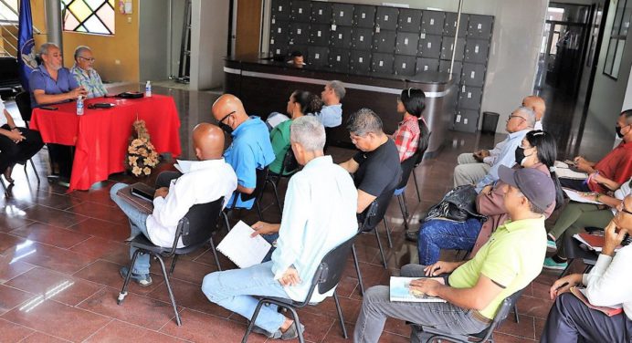 Realizan seminario sobre geopolítica en la UBV