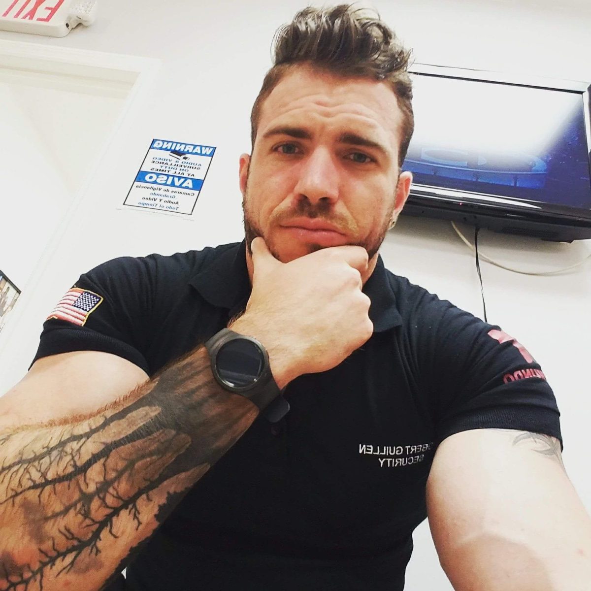 ¿Te acuerdas del guapo de seguridad de Caso Cerrado? No creerás lo que mostró 2 Seguridad