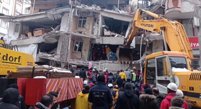 Trece países de la UE se suman a ofrecer equipos de rescate tras el terremoto en Turquía