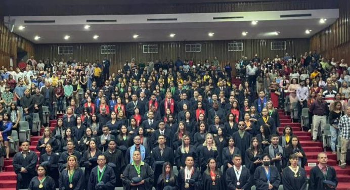 UBV Monagas confirió 206 títulos a nuevos profesionales