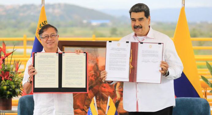 Venezuela y Colombia firman acuerdo económico parcial