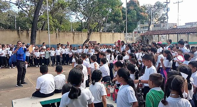A lo grande recibieron el “Imderma va a la escuela” en la UE República del Uruguay