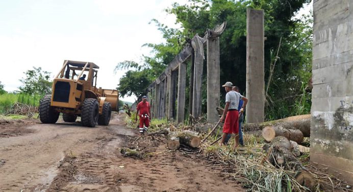 Alcalde Monteverde recupera sistema de riego y vías agrícolas de Cedeño