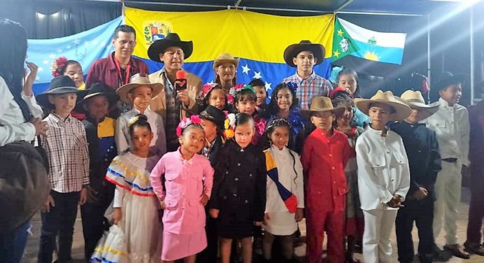 Canta criolla presente con Talento de Corazón infantil en el municipio Ezequiel Zamora