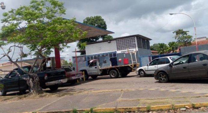 Continúan las megacolas en estaciones de servicio en Maturín