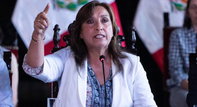 Dina Boluarte rendirá testimonio ante Fiscalía por muertes en protestas en Perú