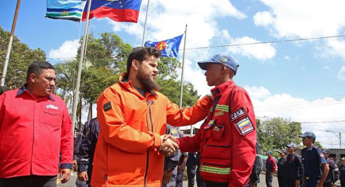 Gobernador Ernesto Luna entregó una ambulancia nueva a los Bomberos de Monagas