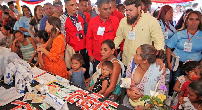 Gobernador Ernesto Luna y alcalde Requena atienden a 500 familias de Temblador