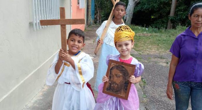 Iglesia católica inicia recorridos de viacrucis como preparación a la Semana Santa