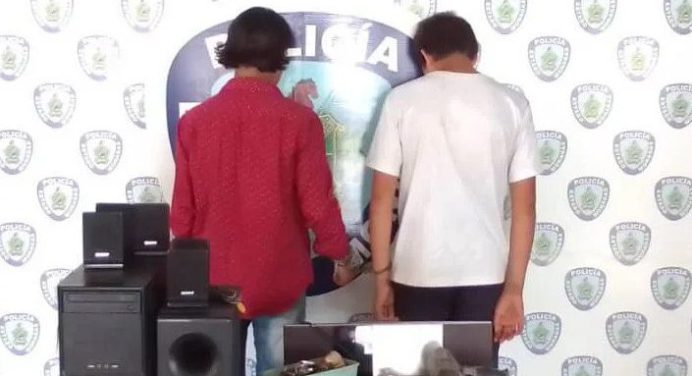 Capturan en Boquerón a dos adolescentes por presunto hurto en una residencia