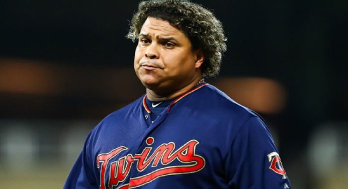 La reacción de Willians Astudillo al recibir un pelotazo en la Liga Japonesa (+Video)