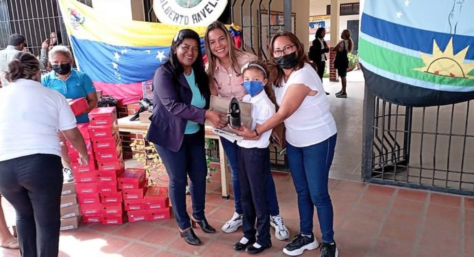 Llegaron más de 5 mil pares de zapatos para escolares de Ezequiel Zamora