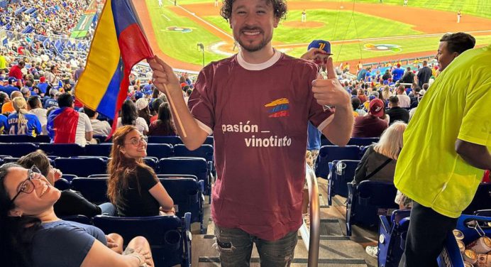 Luisito Comunica apoya a la selección venezolana en el Clásico Mundial de Béisbol