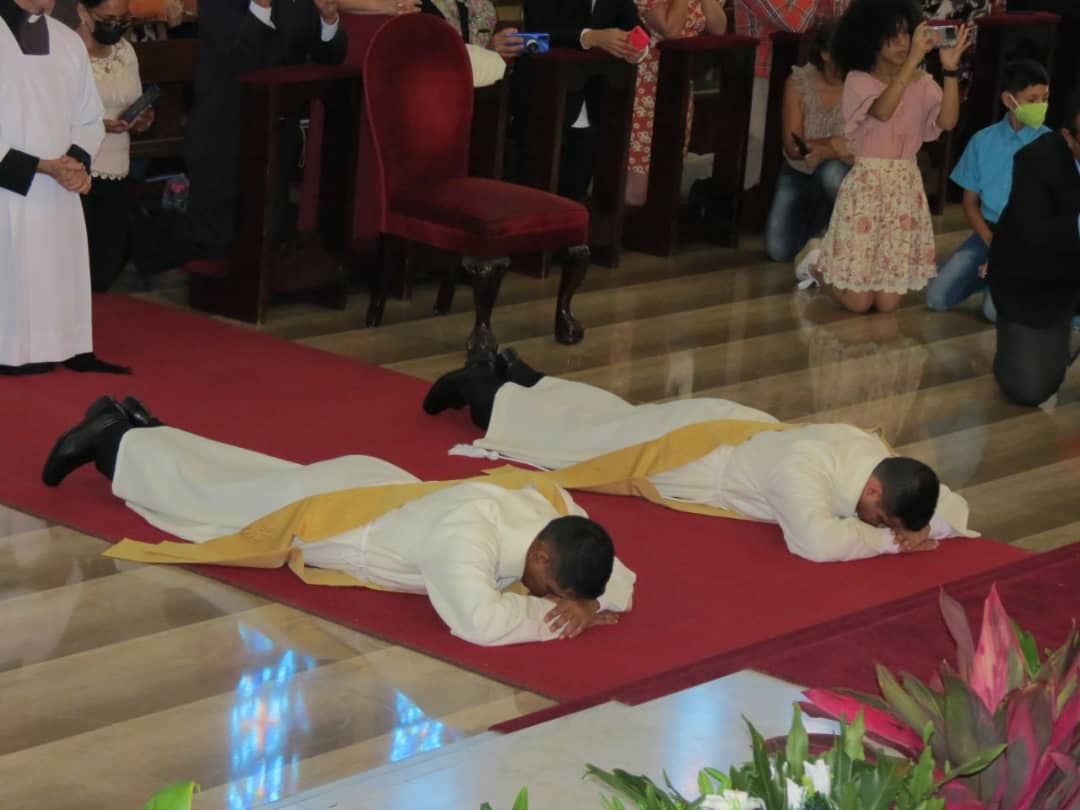 monagas tiene dos nuevos sacerdotes laverdaddemonagas.com momento de la misa2