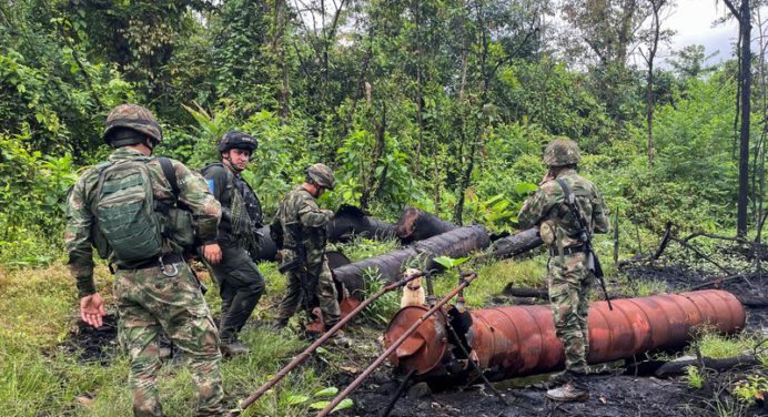 Nueve militares muertos y ocho heridos tras ataque en Colombia