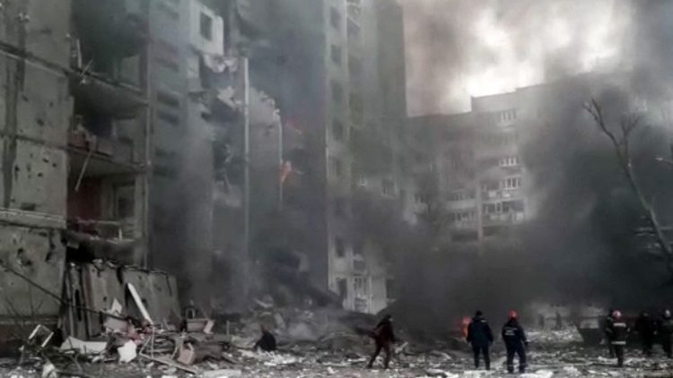 Rusia desplegó un nuevo bombardeo masivo sobre ciudades ucranianas la noche del 8 de marzo