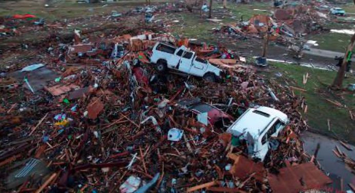 23 muertos en EEUU tras devastadores tormentas y tornados