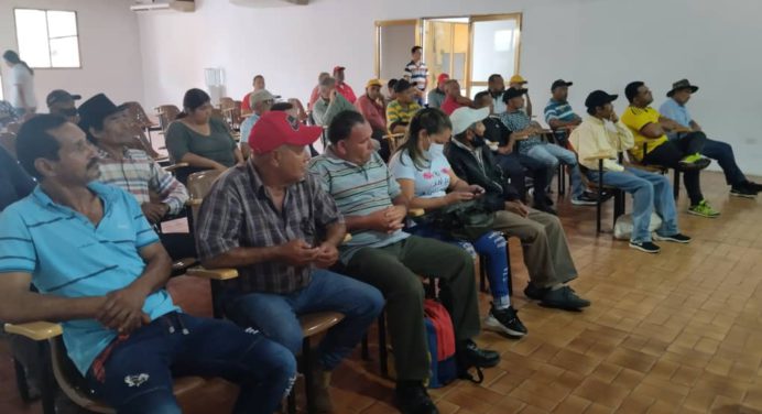 45 productores del municipio Caripe reciben financiamiento para producción de hortalizas y café