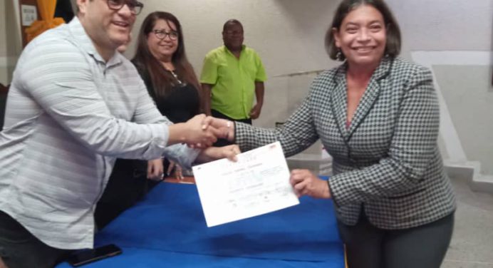 57 docentes reciben titularidad en la UPT Ludovico Silva en Zamora