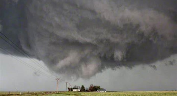 Al menos 5 muertos dejó la tormenta con tornados en el centro de EEUU