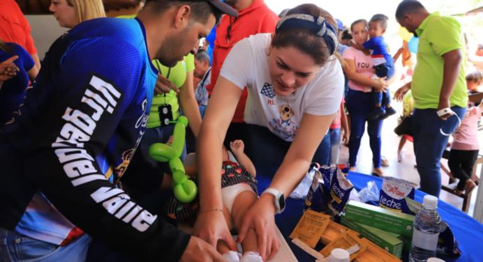 Alcaldesa Ana Fuentes lleva salud a más de 500 niños en Amana del Tamarindo