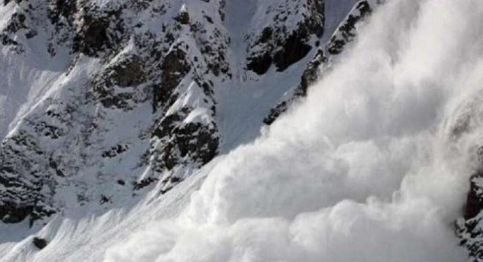 Avalancha de nieve al norte de India deja cuatro muertos y decena de heridos 