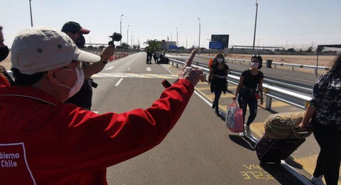 Chile aumenta puntos de control en frontera con Perú