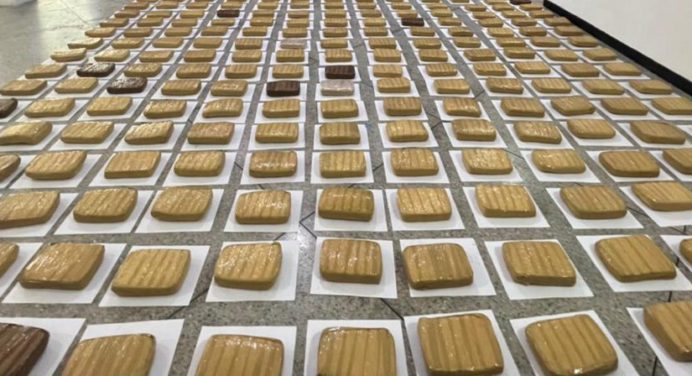 Cicpc detuvo a cuatro sujetos e incautó 251 panelas de droga, armas y municiones