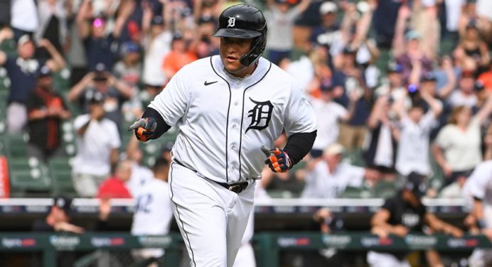 Con hit de Miguel Cabrera los Tigres de Detroit dejaron en el terreno a Gigantes (+Video)