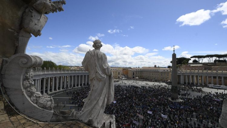 El papa Francisco pide que la Pascua ayude a rusos y ucranianos a encontrar la paz