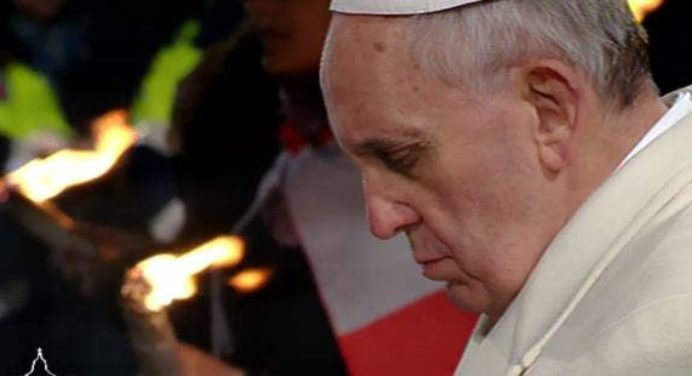 El papa no acudirá al Coliseo para el Vía Crucis y lo seguirá en el Vaticano