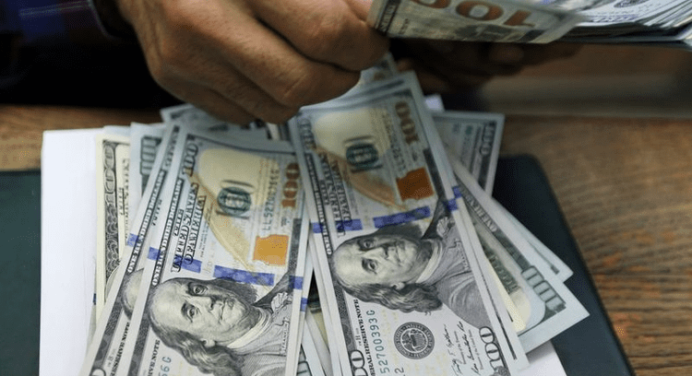 Precio oficial del dólar superó este jueves los 25 bolívares
