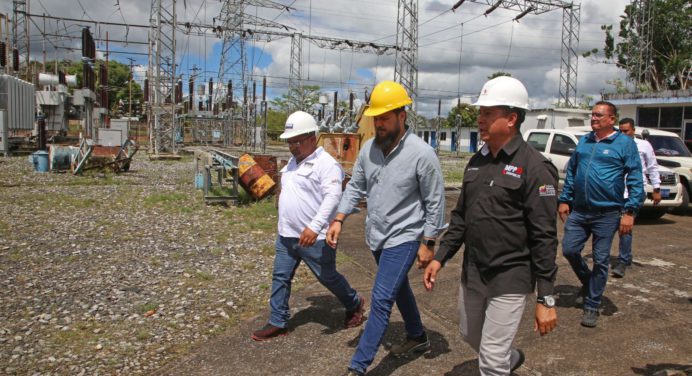 Gobernador Luna potencia servicios públicos e infraestructuras educativas en Punceres