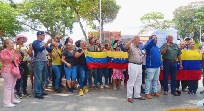 Gremios y Sindicatos marcharon divididos este 19 de abril en Maturín