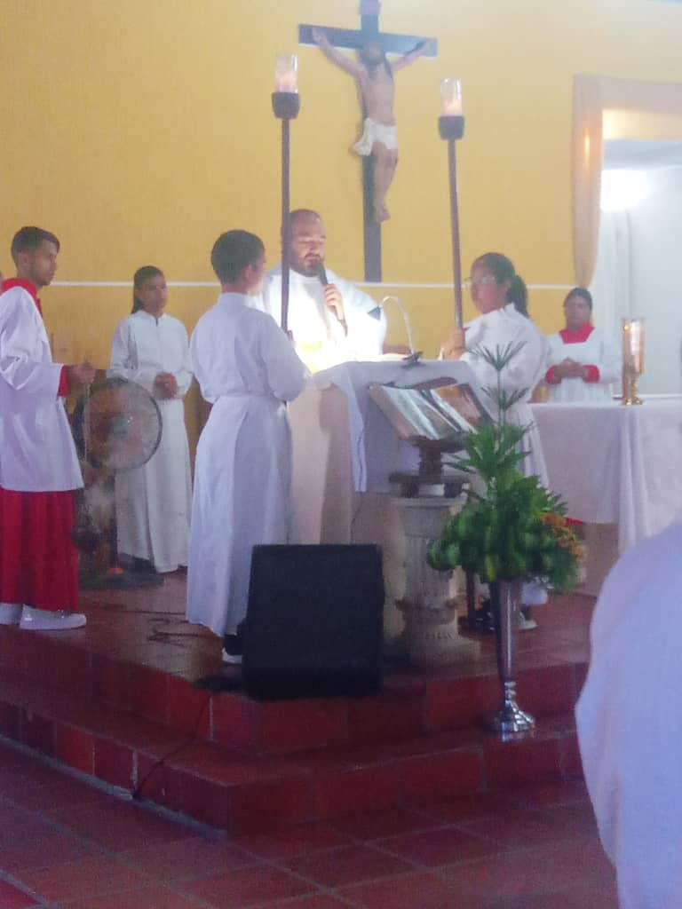 la iglesia conmemora este jueves santo la institucion del sacerdocio laverdaddemonagas.com sacerdotes1