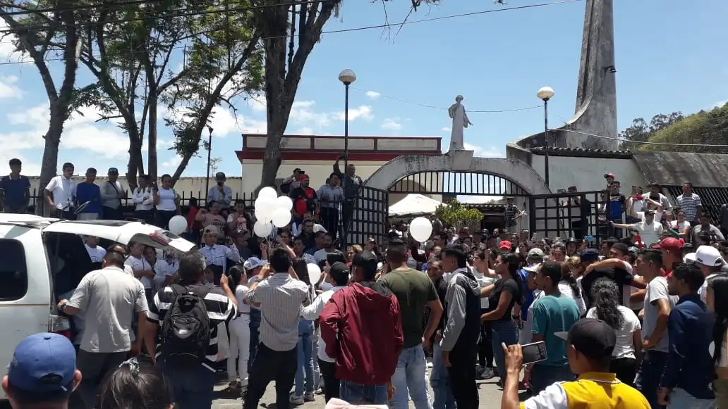 ¡Trágico! En Táchira se ahogó un joven de 13 años al grabar crecida de un río